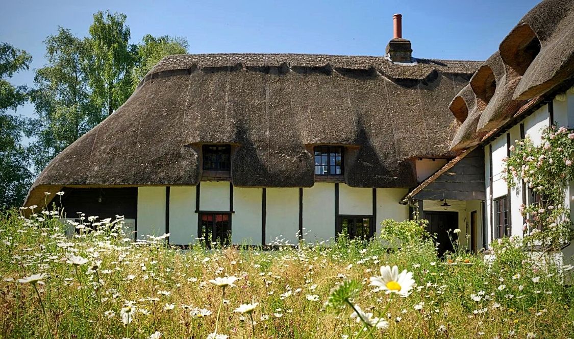 Découvrez le charmant cottage anglais de Sienna Miller